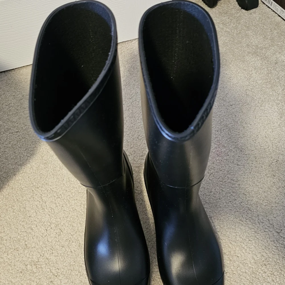 UGG Black W Shelby Matte Boots - Picture 7 of 9